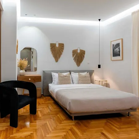 Phaedrus Living Kolonaki Maple Atina